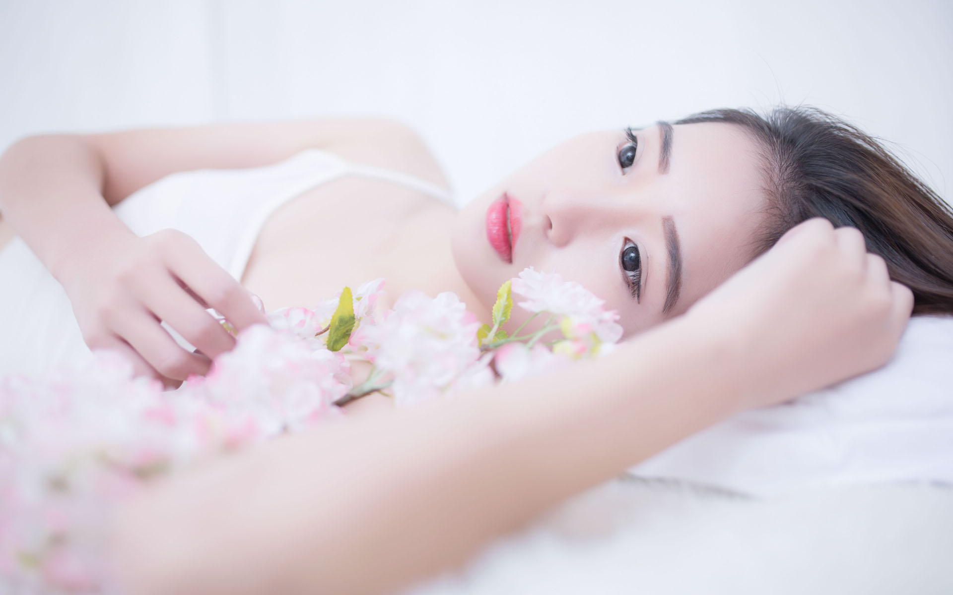 铁路隧道里的坚守：高温天穿秋裤，日行万步护通行安全